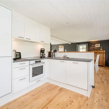 Ehm - 1km From The Sea By Interhome